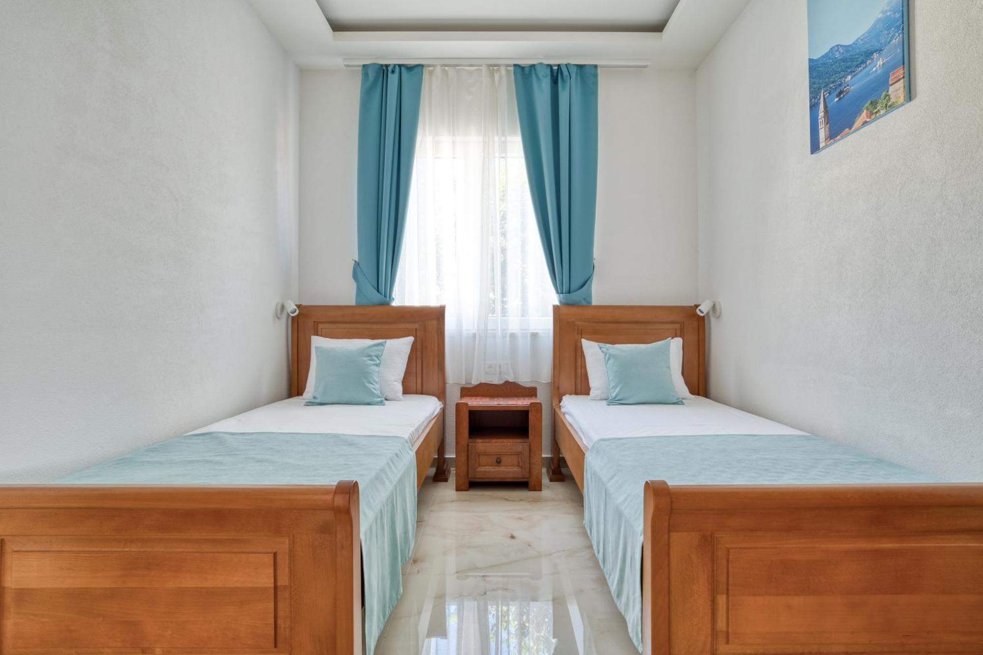 Apartments Ljubica แฮร์เซ็ก-โนวี ภายนอก รูปภาพ