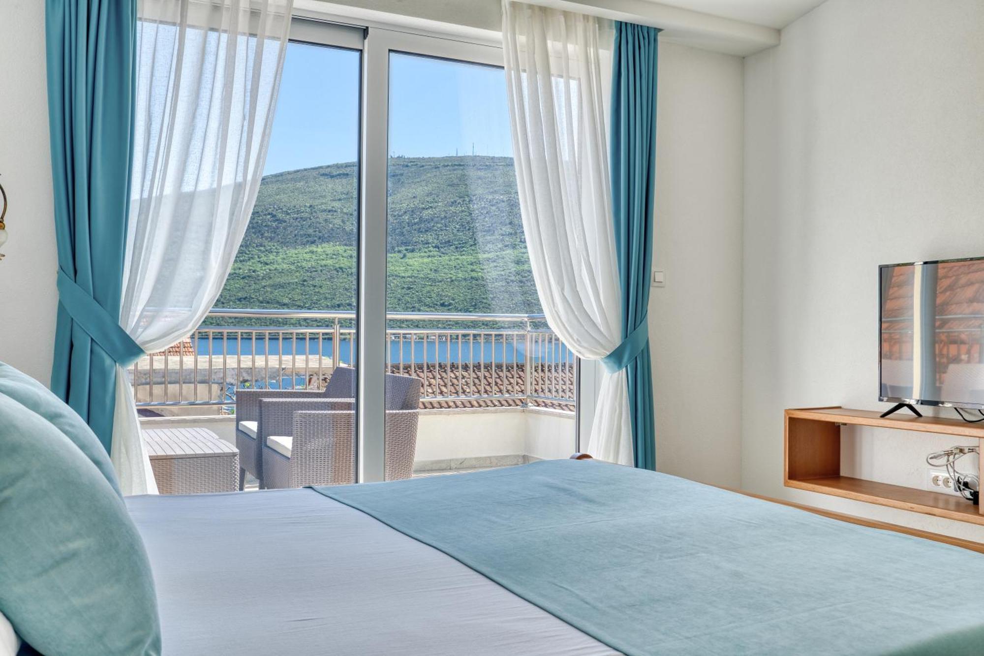 Apartments Ljubica แฮร์เซ็ก-โนวี ภายนอก รูปภาพ